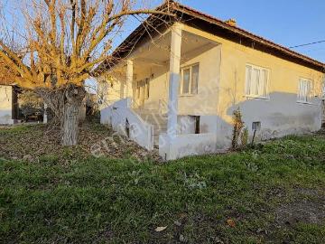 Babaeski Pancarköy De 1034 M2 İmarlı Arsa Ve 2+1 Satılık Ev