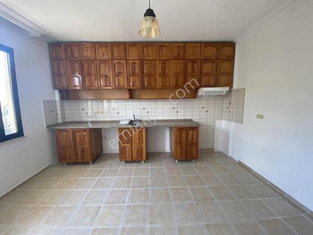 Babataşı' Nda Yüksek Giriş 3+1 Ayrı Mutfak Kiralık Daire