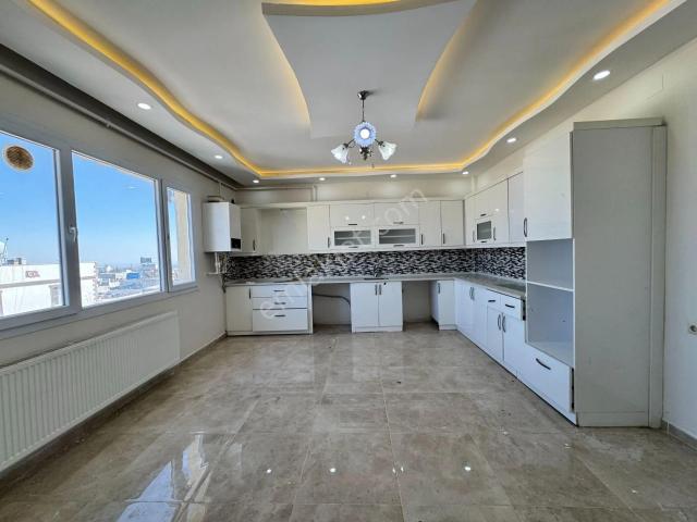 Babil Emlaktan Kiralık Üniversite Civarı 3+1 Geniş Bakımlı Daire