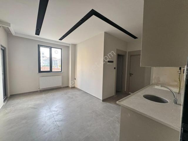 Babil Emlaktan Kiralık Yenibeşevlerde 2+1 Yüksek Giriş Daire