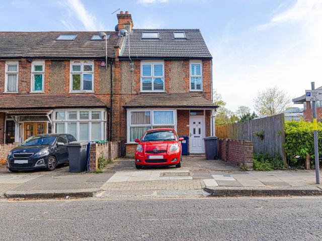 Babington Road, Hendon NW4, 4 bed semi detached house to rent, £3,100 pcm | PrimeLocation