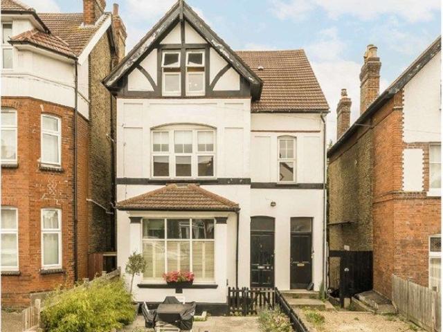 Babington Road, London SW16, 2 bed flat to rent, £2,000 pcm | PrimeLocation