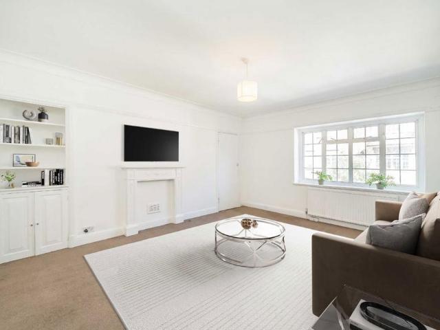 Babington Road, London SW16 2 bed flat to rent £2,200 pcm £508 pw