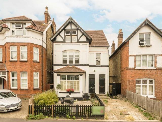 Babington Road, Streatham SW16, 2 bed flat to rent, £2,250 pcm | PrimeLocation