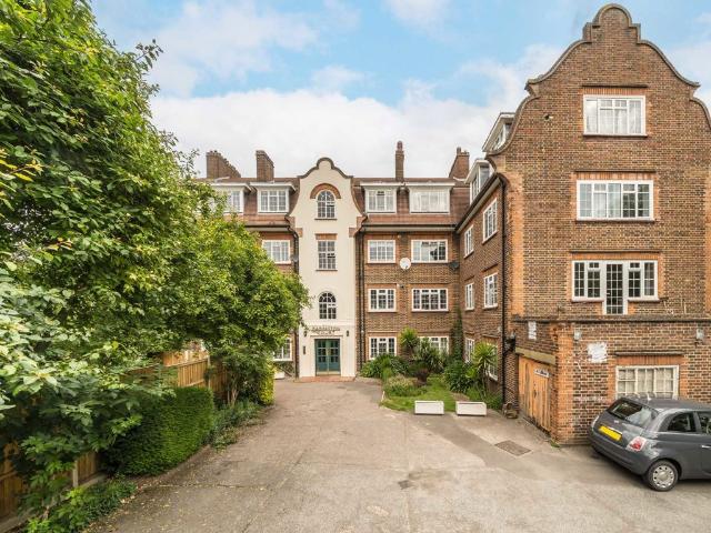 Babington Road, Streatham SW16, 2 bed flat to rent, £2,200 pcm | PrimeLocation