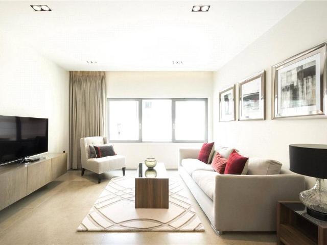 Babmaes Street, St James, London, SW1Y 1 bed apartment to rent £4,500 pcm £1,038 pw