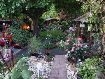 Bachem, attraktive Lage, Einfamilienhaus mit großem Garten, 4 Zimmer, EBK, Terrasse, Garage, Keller