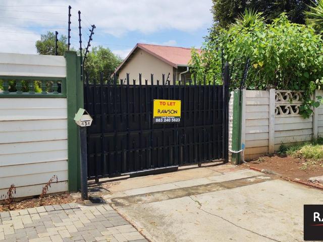 Bachelor to rent in Oos Einde, Rustenburg