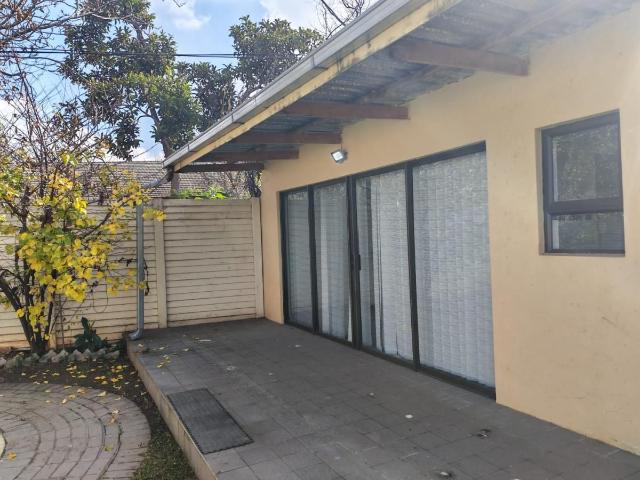 Bachelor to rent in Edleen, Kempton Park