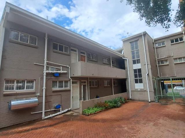 Bachelor apartment for Sale in Westdene. Attention Investors!