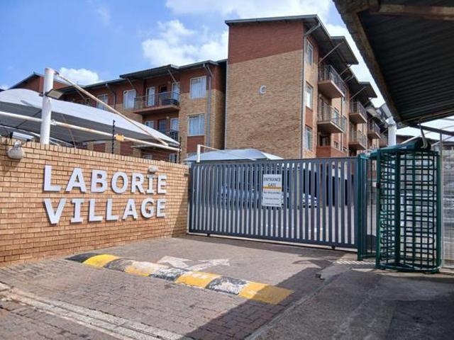 Bachelor apartment in Auckland Park
