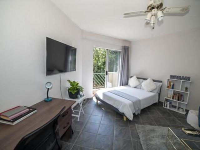 Bachelor apartment in Bryanston