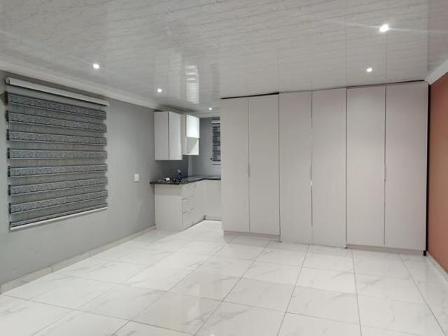 Bachelor apartment in Dobsonville