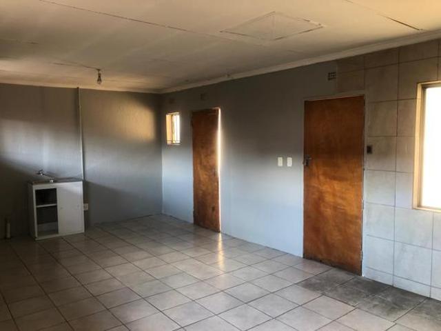 Bachelor apartment in Diepkloof