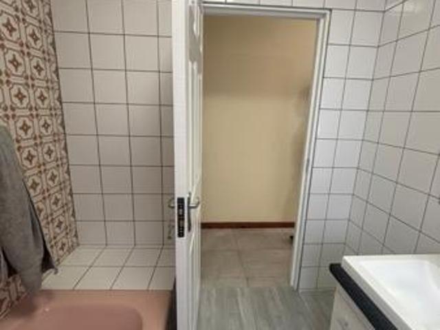 Bachelor apartment in Ferndale