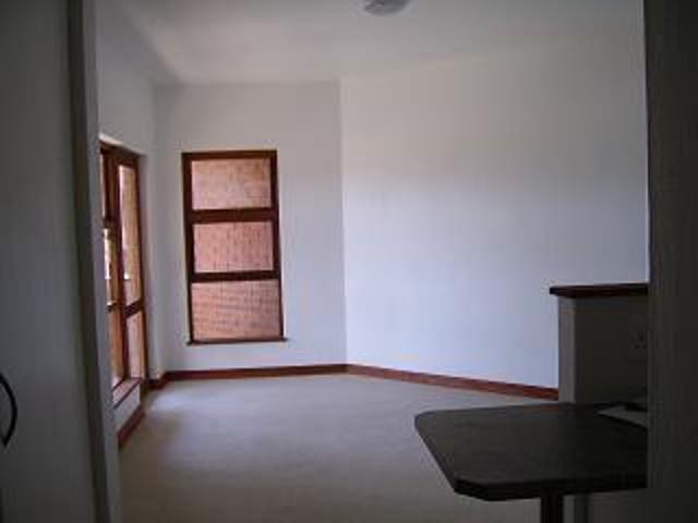 Bachelor apartment in Honeydew Manor