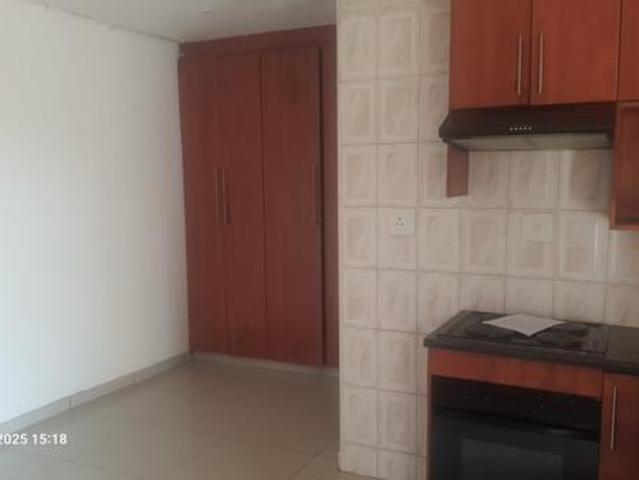 Bachelor apartment in Soweto Central