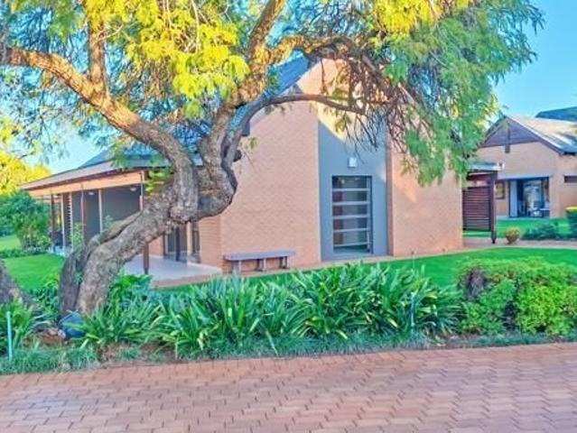 Bachelor apartment in Retire at Midstream