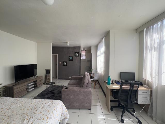 Bachelor Apartment To Rent in Essenwood, Durban, KwaZulu Natal