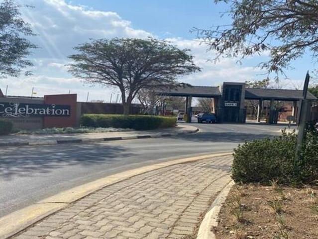 Bachelor Apartment to rent in North Riding Ah, Randburg