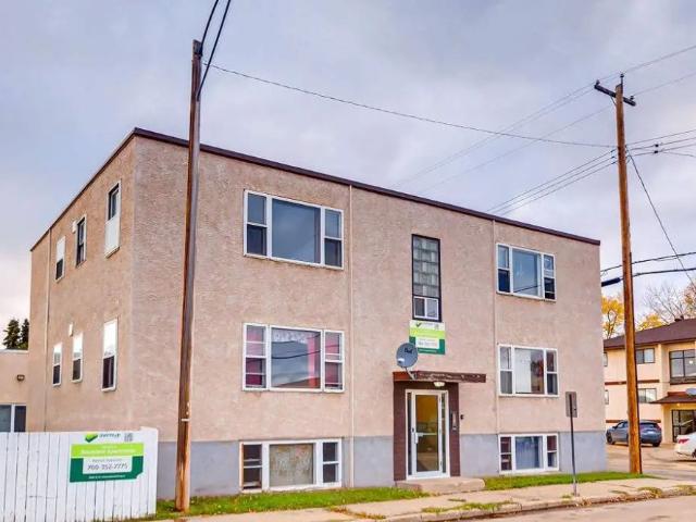 Bachelor at Belvedere Apartments