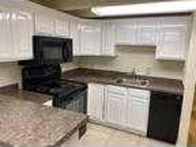 Bachelor pad/Single family apartment
