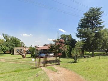 Bachelor’s Flat To Rent – Peaceful Garden Retreat