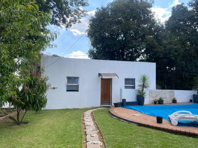 Bachlor cottage To Rent in Wendywood, Sandton