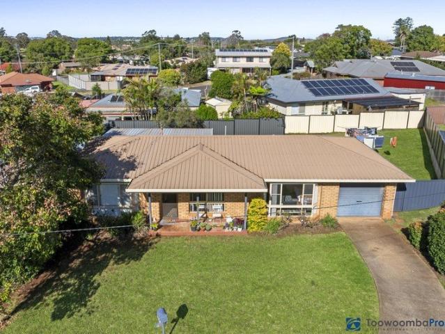 Back on Market A Blue Chip Opportunity in One of Wilsonton Heights' Most Sought After Pockets