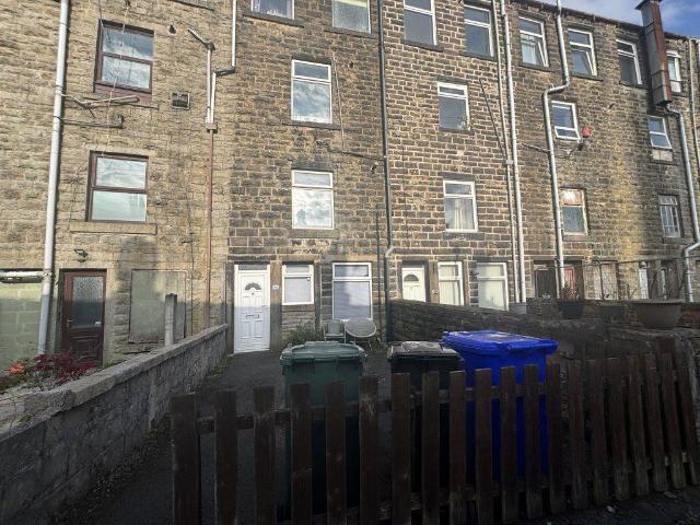Back Beehive Terrace, Rossendale. 1 bed flat to rent £525 pcm £121 pw