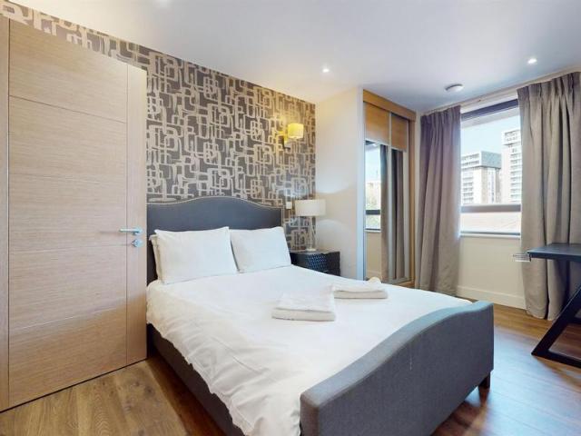 Back Church Lane, London 2 bed flat to rent £3,358 pcm £775 pw