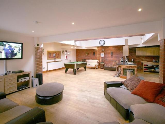 Back Goldspink Lane, Newcastle Upon. 7 bed detached house to rent £4,853 pcm £1,120 pw