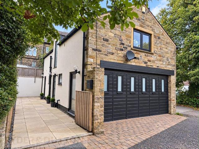 Back Green, Outlane, Huddersfield, West Yorkshire HD3, 3 bed detached house to rent, £1,500 pcm | PrimeLocation