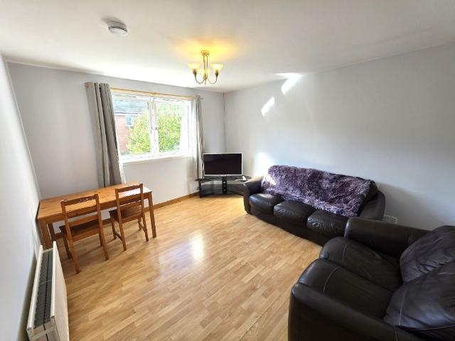 Back Hilton Road, Hilton, Aberdeen AB25, 2 bed flat to rent, £775 pcm | PrimeLocation