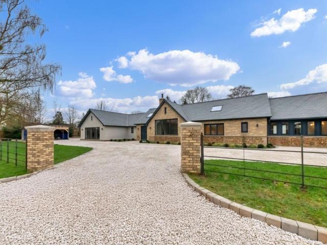 Back Lane, Cambridge CB22 6 bed detached house to rent £6,250 pcm £1,442 pw