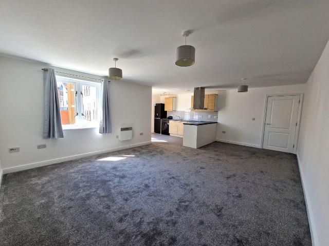 Back Lane, Canterbury CT1, 2 bed flat to rent, £1,300 pcm | PrimeLocation