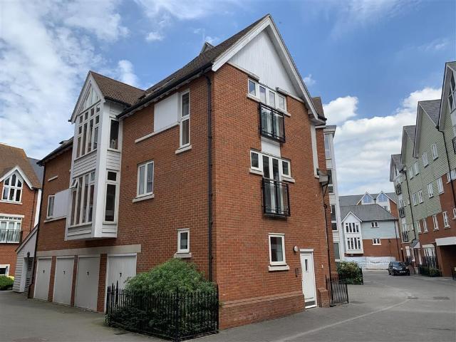 Back Lane, Canterbury CT1, 2 bed flat to rent, £1,350 pcm | PrimeLocation