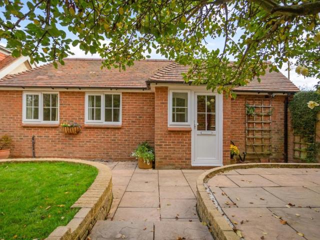 Back Lane Marlborough SN8 1 bed house to rent £750 pcm £173 pw