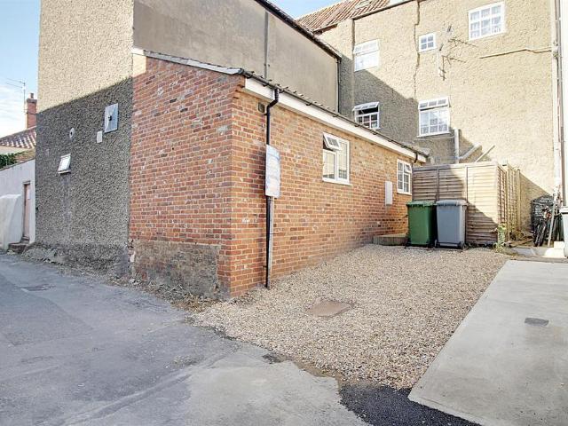 Back Street, Reepham 1 bed flat to rent £650 pcm £150 pw