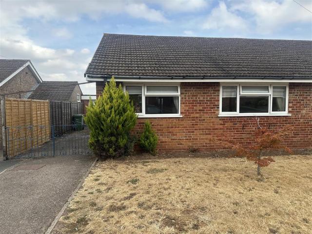 Backney View, Ross On Wye HR9 2 bed semi detached bungalow to rent £950 pcm £219 pw