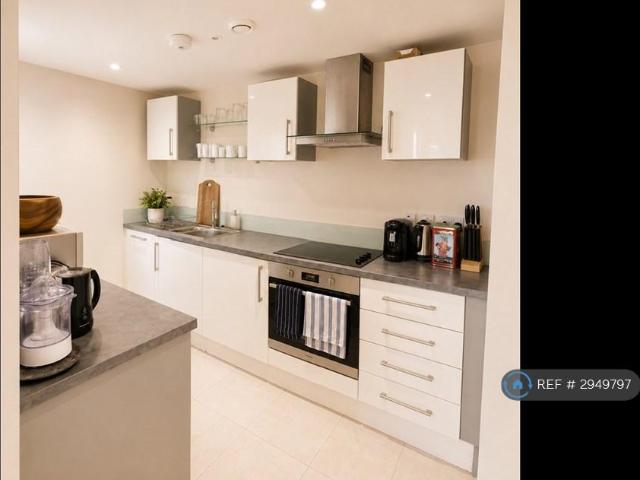 Bacon St, London, E2 2 bed flat to rent £2,750 pcm £635 pw