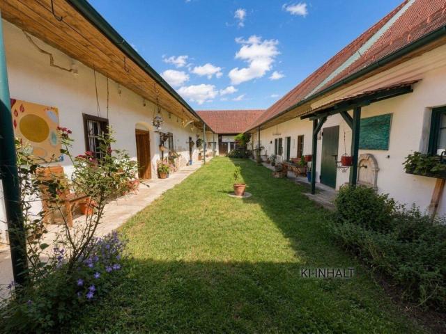 Bad Waltersdorf: Einzigartiger Vierkanthof mit ca. 10.300 m² Grund – Wohnen, Pferde & grenzenlose Möglichkeiten