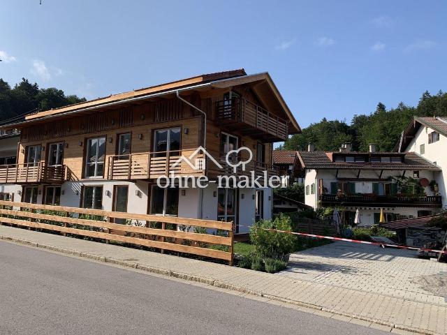 Bad Wiessee: Luxuriöse Terrassenwohnung attraktive 2,5 Zimmer im 1. OG ohne Makler