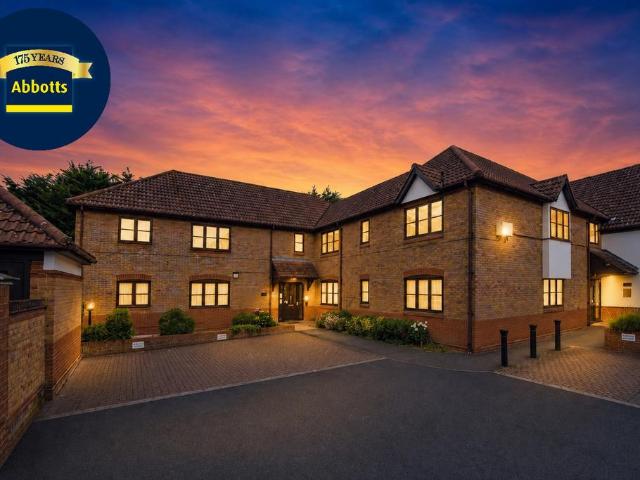 Baddow Road, Chelmsford, CM2 2 bed property to rent £1,200 pcm £277 pw