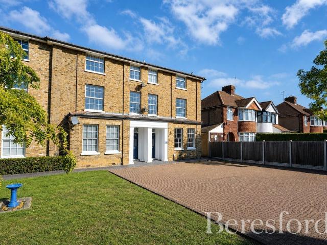 Baddow Road CM2, 2 bed flat to rent, £1,550 pcm | PrimeLocation