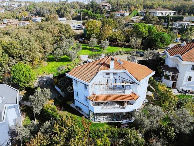 Bademli'de 5+2 Muhteşem Konum Ve Manzaralı Lüks Villa
