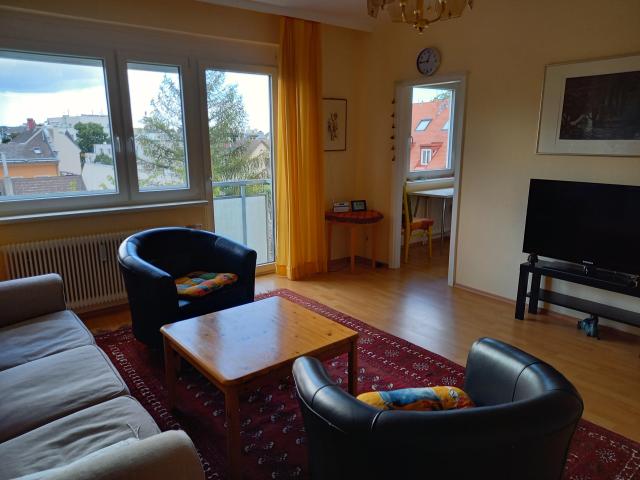 BADEN ZENTRUM*Sonnige, gepflegte 2 Zimmer Wohnung privat zu vermieten