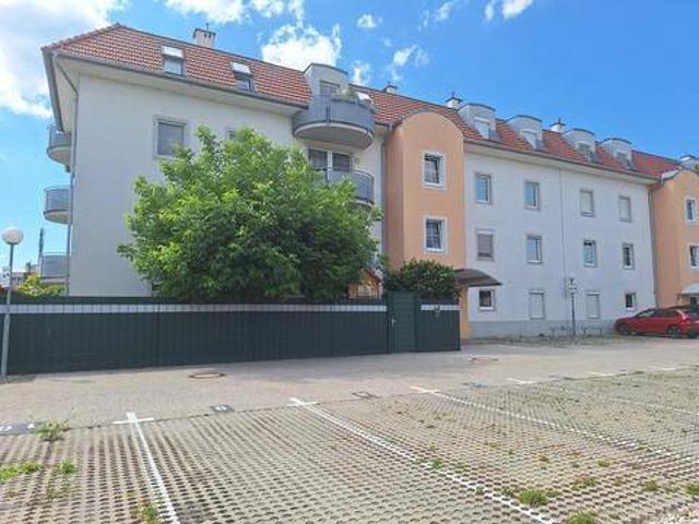 BADEN LEESDORF | 4 Zimmer, 2 Balkone, Klimaanlage & eigener Parkplatz – PROVISIONSFREI!