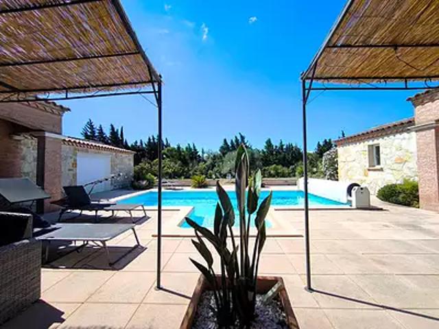Badens 11800 Achat / Vente maison 6 pièces t6 au dernier étage piscine