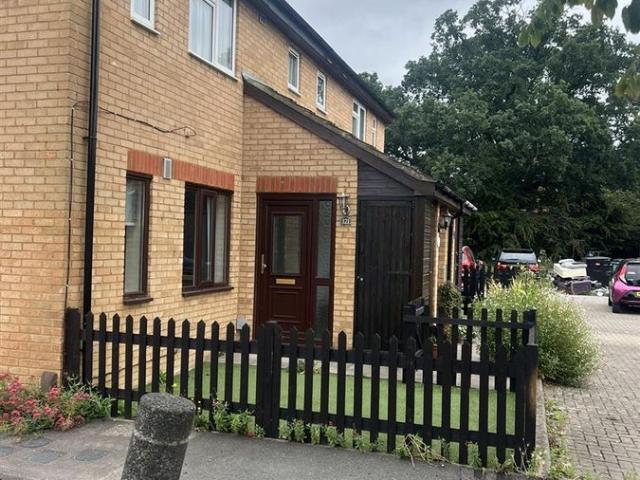 Bader Gardens, Slough SL1, 1 bed maisonette to rent, £1,000 pcm | PrimeLocation